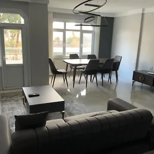  شقة Luxury Z-apart Family Homes 2 Bedrooms Wifi Near Metro Zeytinburnu